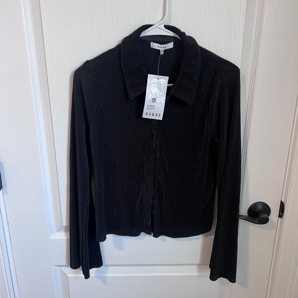 RO & DE Black Plisse Pleated Button Down Long Sleeve Blouse AGU9039T NWT Small - Picture 3 of 13